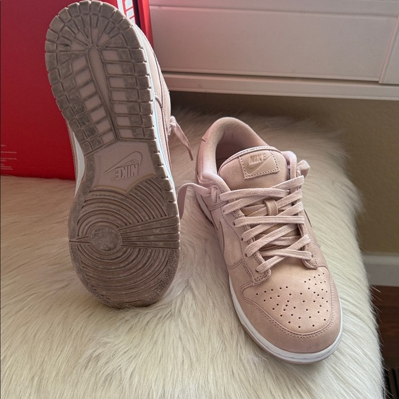 Nike Women's Blush Sneakers - Picture 5 of 5